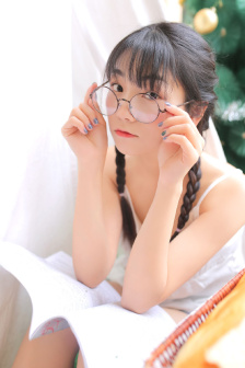 越跳衣服越少的舞蹈视频
